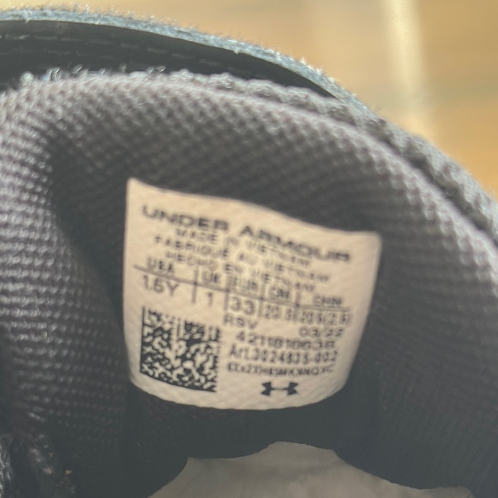 Under Armour Black Sneakers - Picture 8 of 8